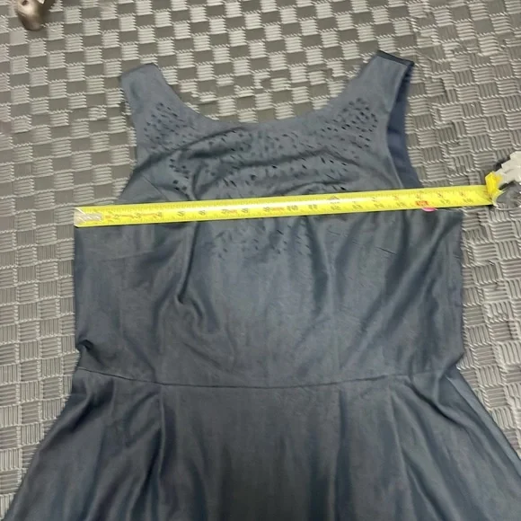 Betsy Johnson dress size 12  with eyelet rimmed bottom decoration - Picture 4 of 10